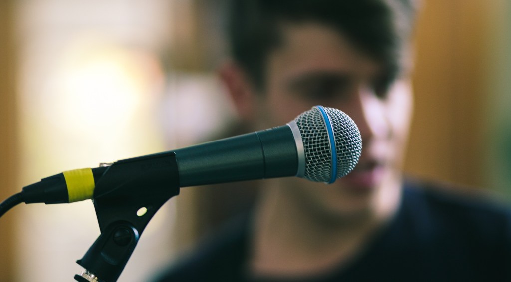 Comment avoir une belle voix&nbsp;chantée?