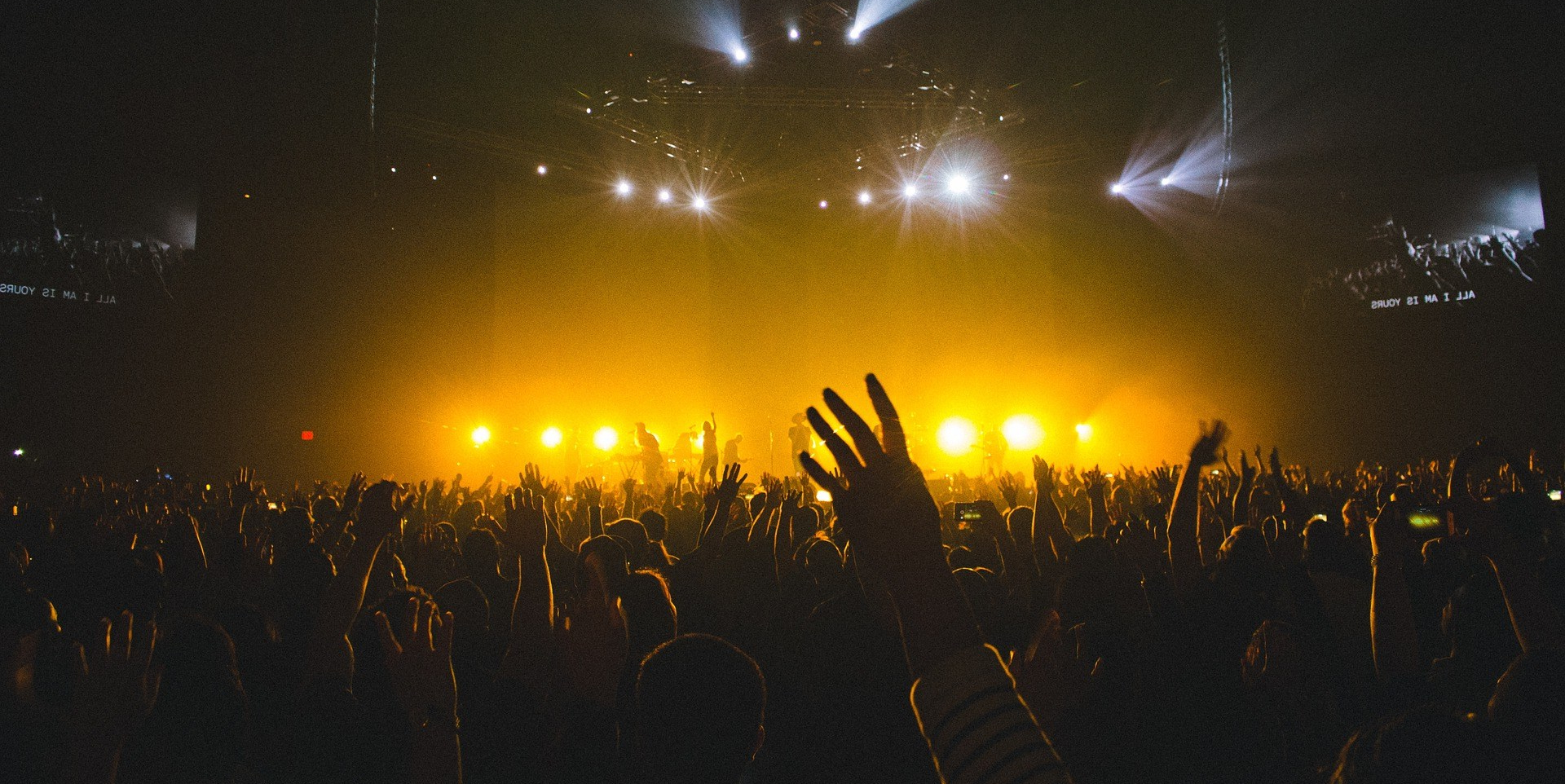 comment améliorer sa présence sur scène conseils cours de chant